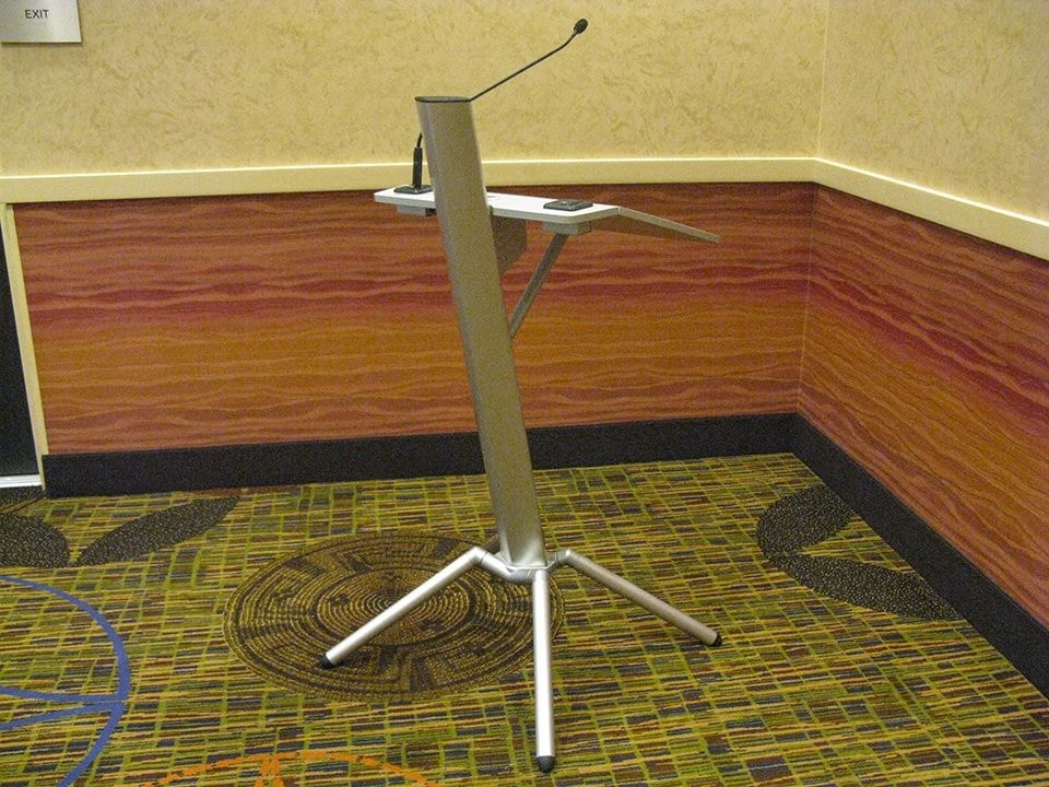 König & Meyer stand angle view